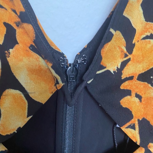 Sau Lee Michella Leaf Print Midi Dress Plunge Black Marigold Spring Boho Size 2 - Picture 13 of 15